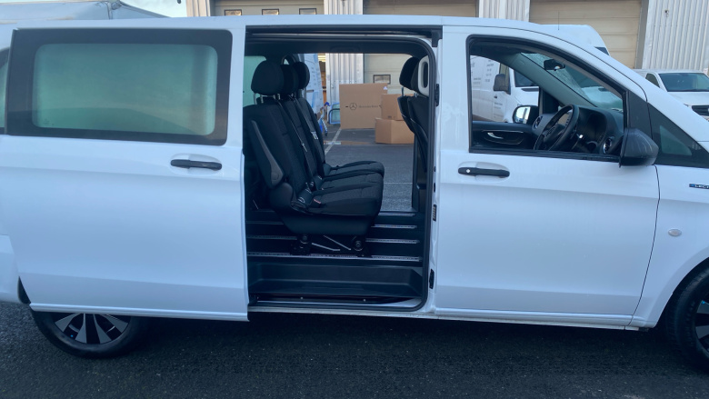 Mercedes-Benz Vito ELr Tourer L3 Electric Fwd 150kW 100kWh Premium 9-Seater Auto